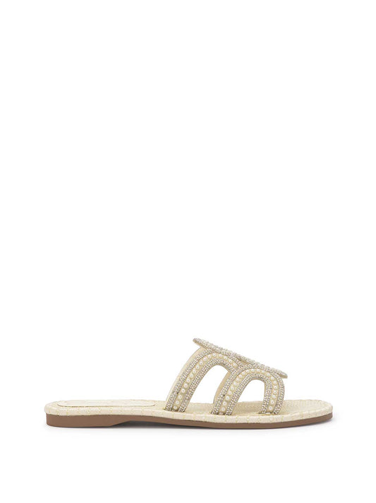 Jessica Simpson Bria Flat Sandal in Ivory