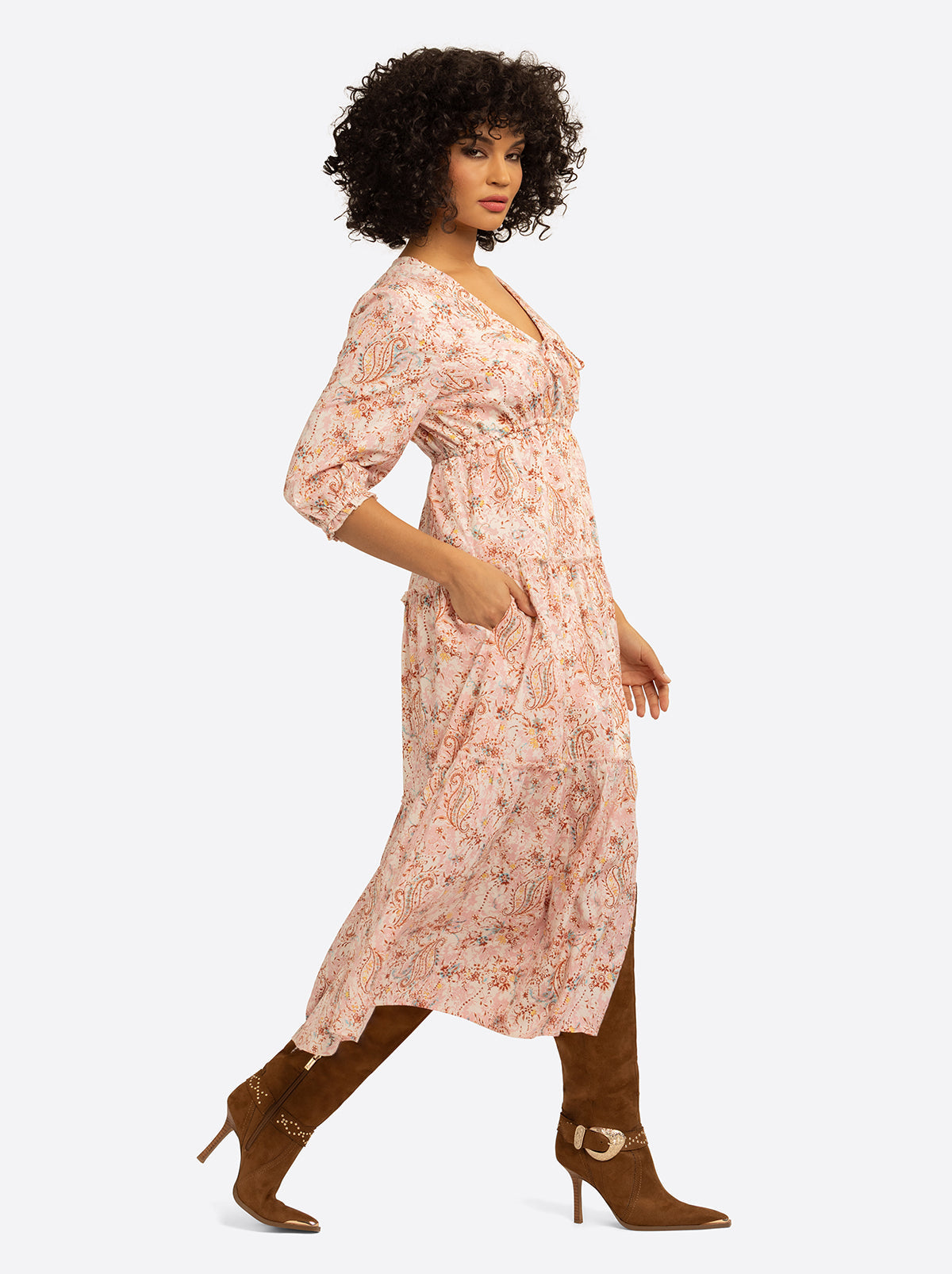 Jessica Simpson JS Jessica Simpson Sosa Tiered Dress in Shell-Calia Paisley