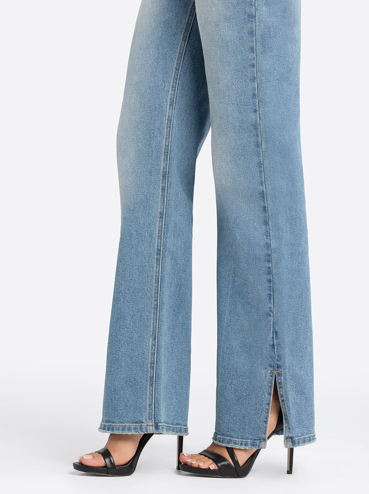 Jessica Simpson Jessica Simpson 2.0 Joan Stovepipe Jeans in Rustic