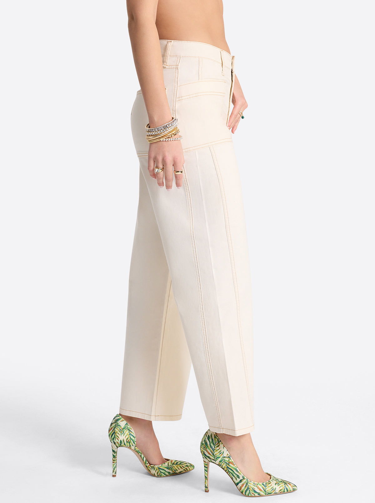Jessica Simpson Relaxed Barrel Jeans in Ecru