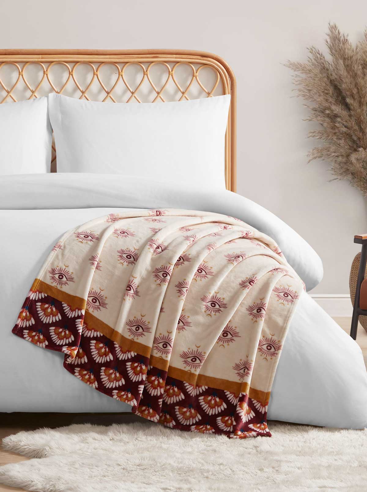 Jessica Simpson Celeste Plush Throw in Burgandy Red