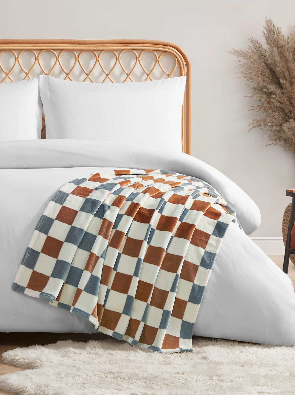 Jessica Simpson Emery Checkerboard Plush Throw in Rust & Grey
