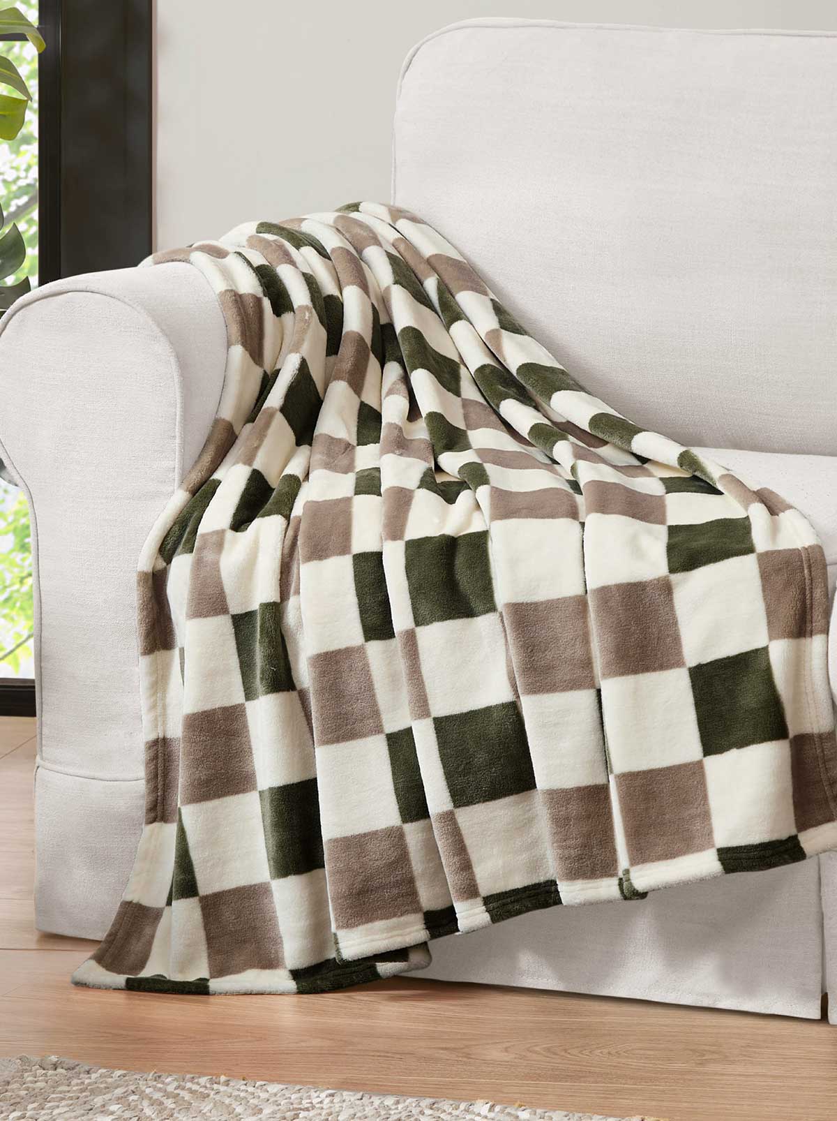 Jessica Simpson Emery Checkerboard Plush Throw in Olive & Grey